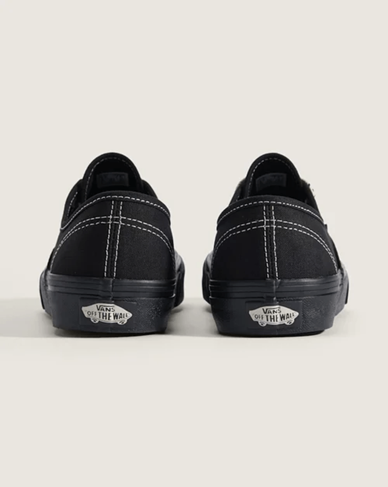 Tenis Authentic