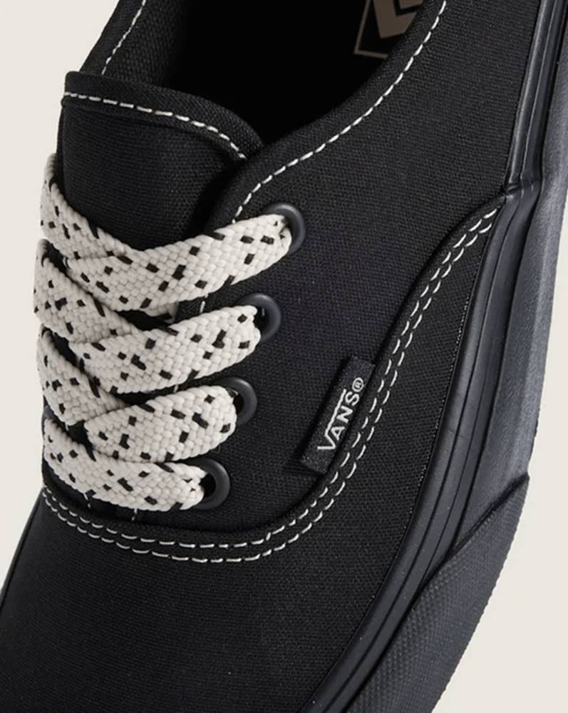 Tenis Authentic