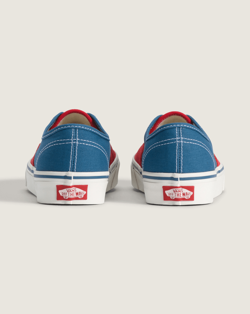 Tenis Authentic