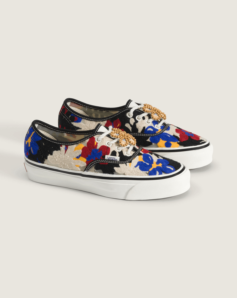 Tenis Authentic Needlework Premium
