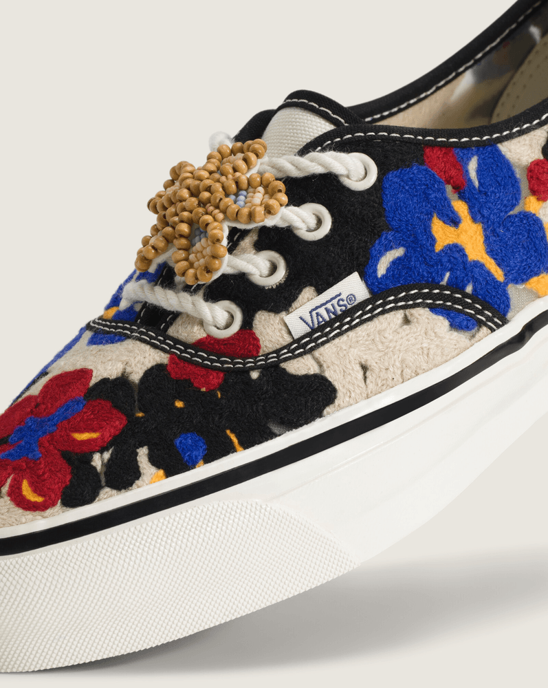 Tenis Authentic Needlework Premium