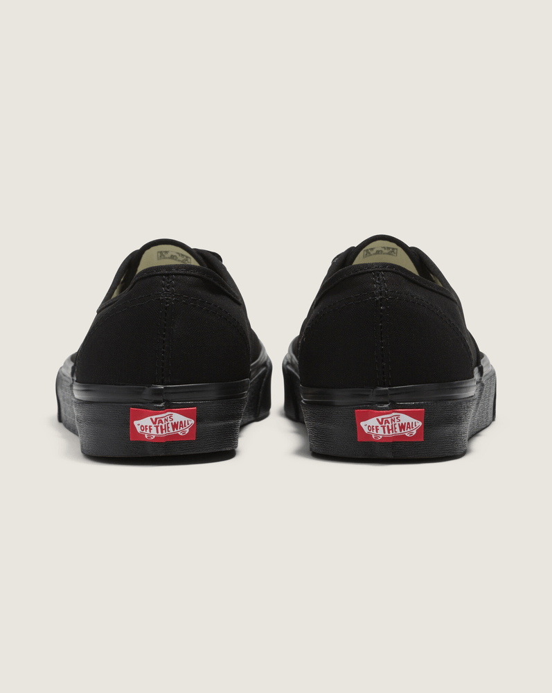 Tenis Authentic