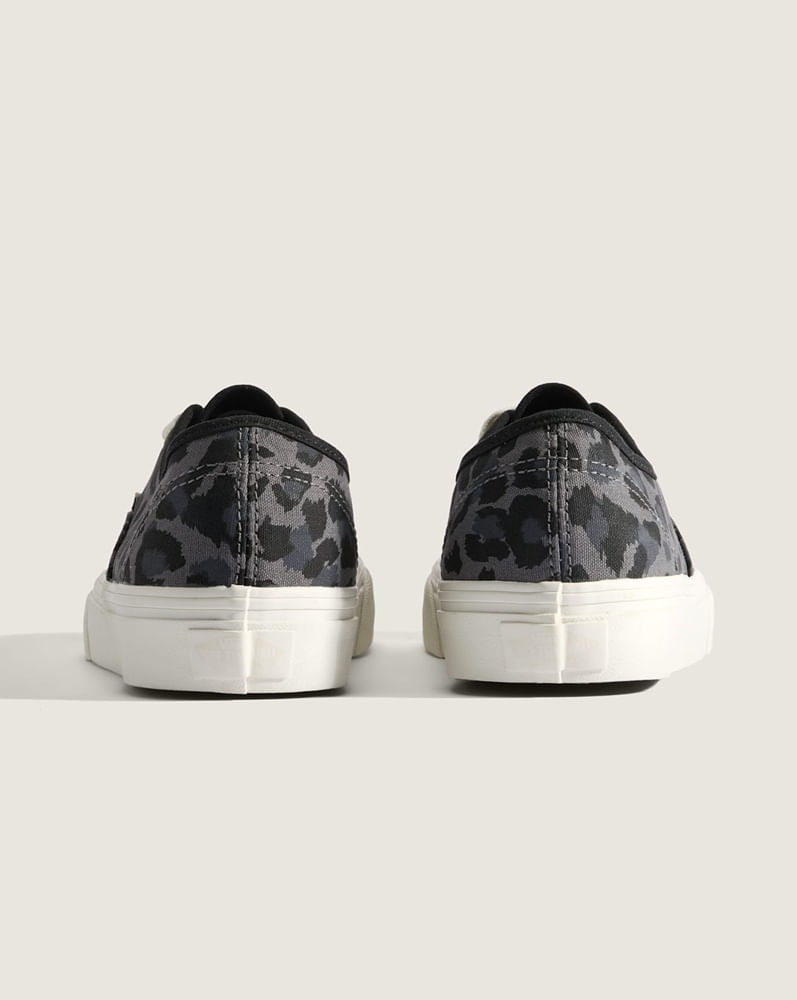 Tenis Authentic