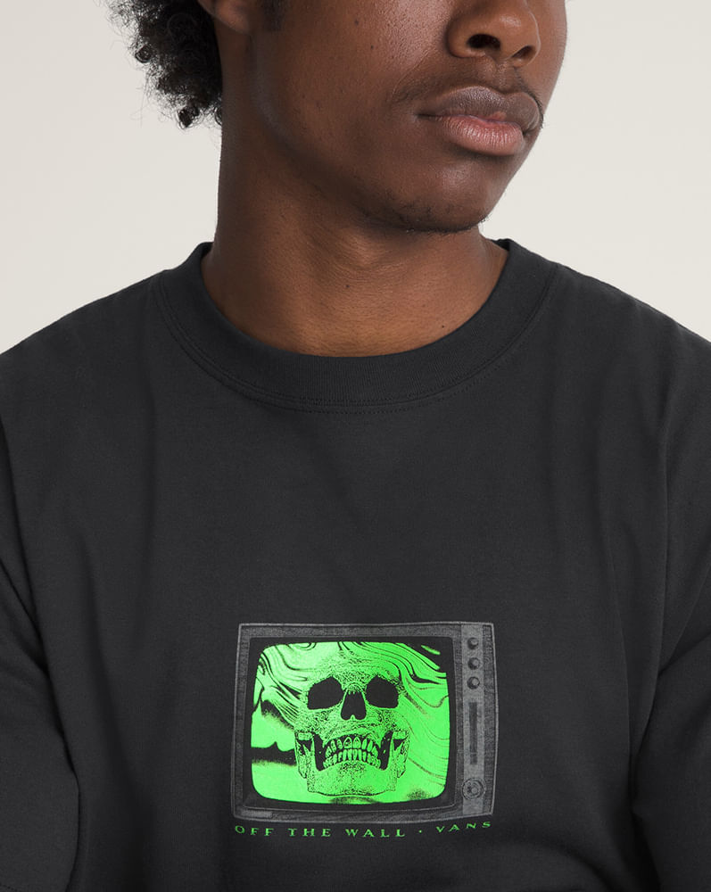 Playera Tune In Skull Out